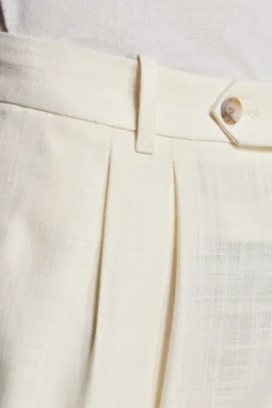 Butter linen blend Bermuda shorts with pleats