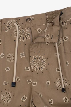 Cashmere pattern drawstring Bermuda shorts