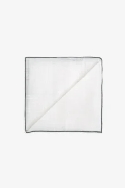 Cream contrasting profiles pocket square