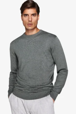 Green basic crewneck jumper