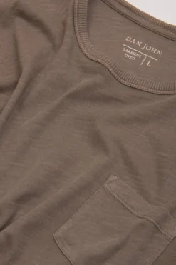 Mud crewneck t-shirt with chest pocket