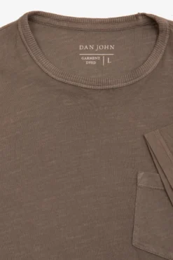 Mud crewneck t-shirt with chest pocket