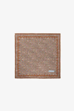 Tobacco diamond design pocket square