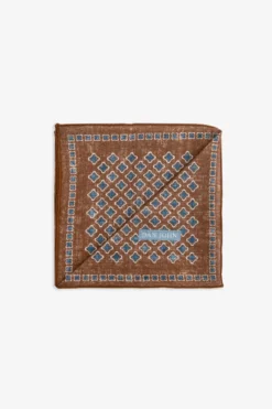 Tobacco diamond design pocket square